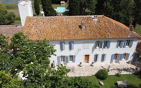Mas du Versadou, dans un espace naturel protégé, piscine couverte chauffée toute l'année, Spa et salle de jeux